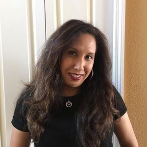 Meet your Posher, Stacy